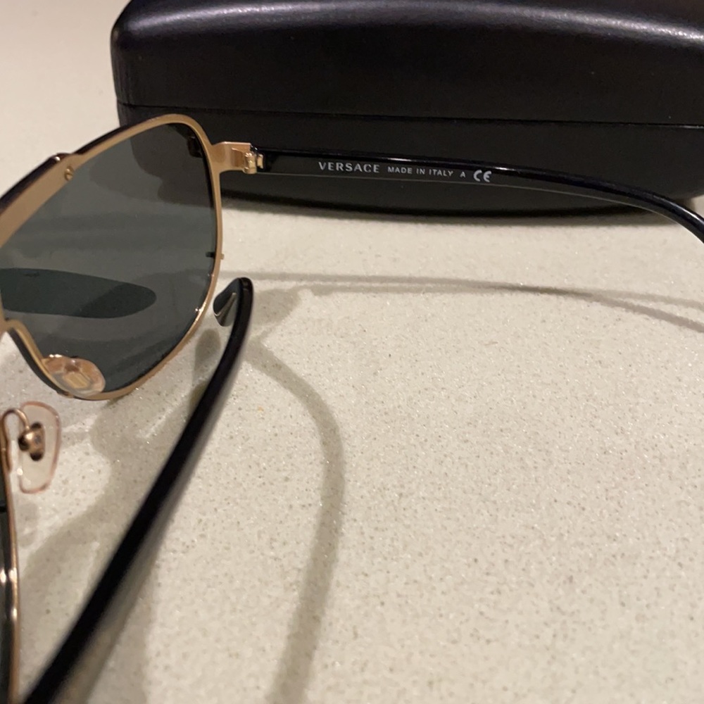 Versace sunglasses - Picture 3 of 3